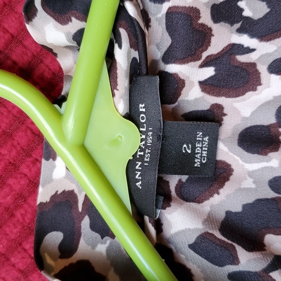 Ann Taylor Leopard Sleeveless Blouse sz. 2 - Picture 2 of 5